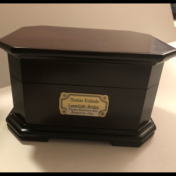 Thomas Kinkade wooden music box - Picture 4 of 7